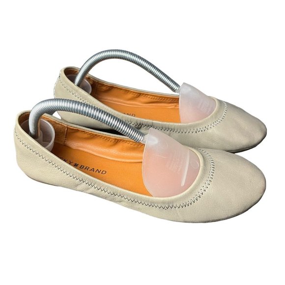 Lucky Brand‎ Emmie Ballet Leather Flat Slip On Light Gray Shoes Women's Size 7 - Picture 2 of 7